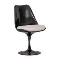 Replica Tulip Chair kaikki mustat - Designtuolit - MuebleDesign