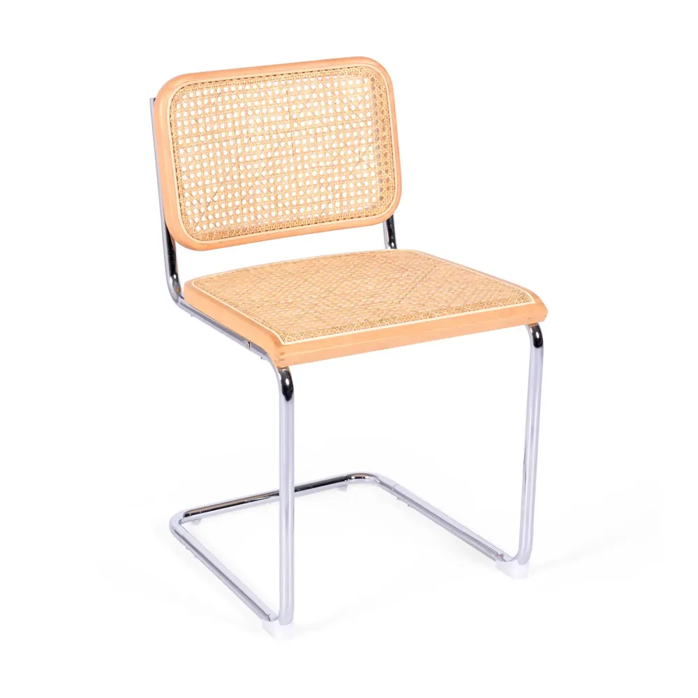 Replica van de beukenhouten stoel Cesca van Marcel Breuer. Voordelige versie