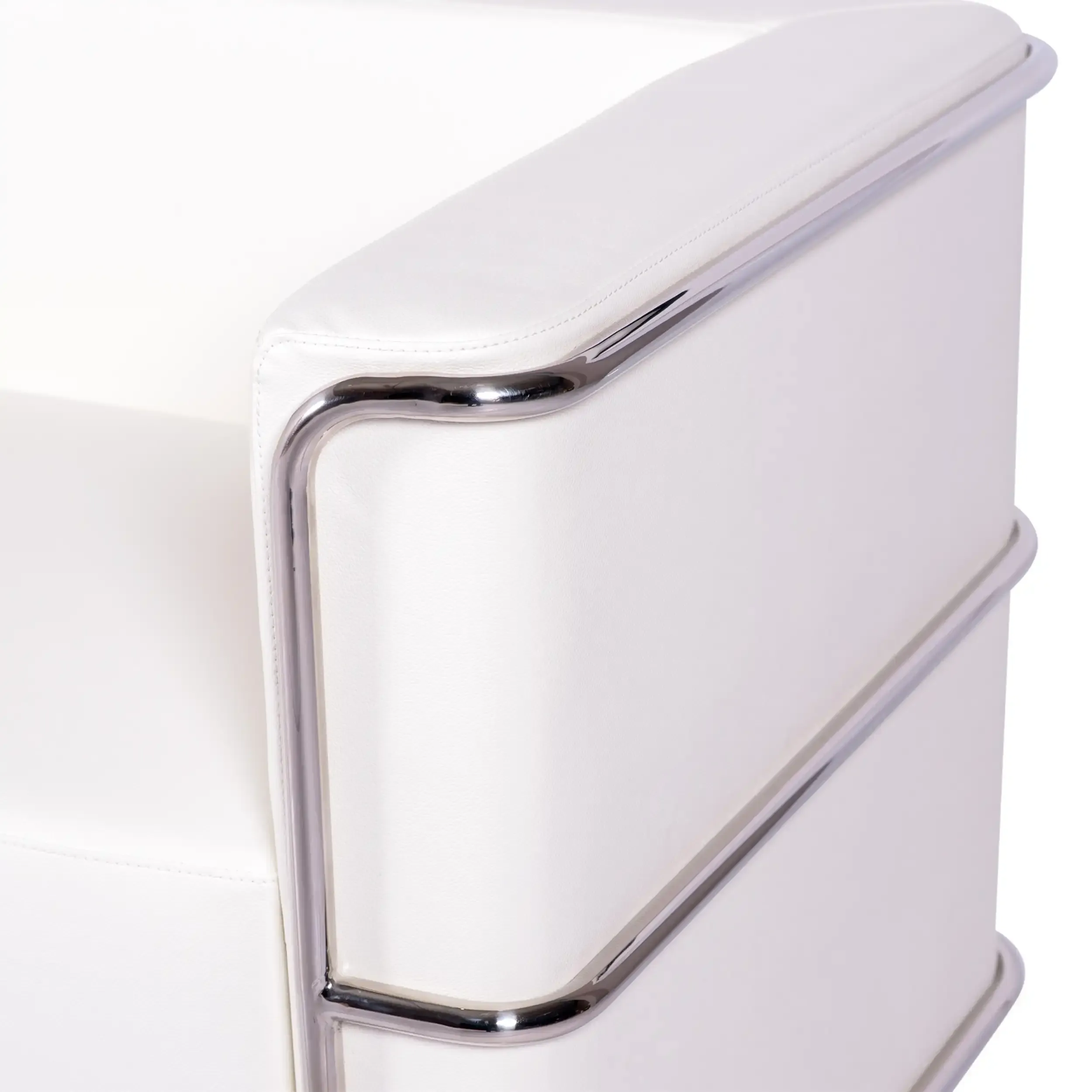 Torino 3-istuttava sohva ekotekonahkaa ja kromattua terästä - Mobelarium - Mobelarium