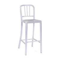 Replika av arméstol i marin stil från Emeco