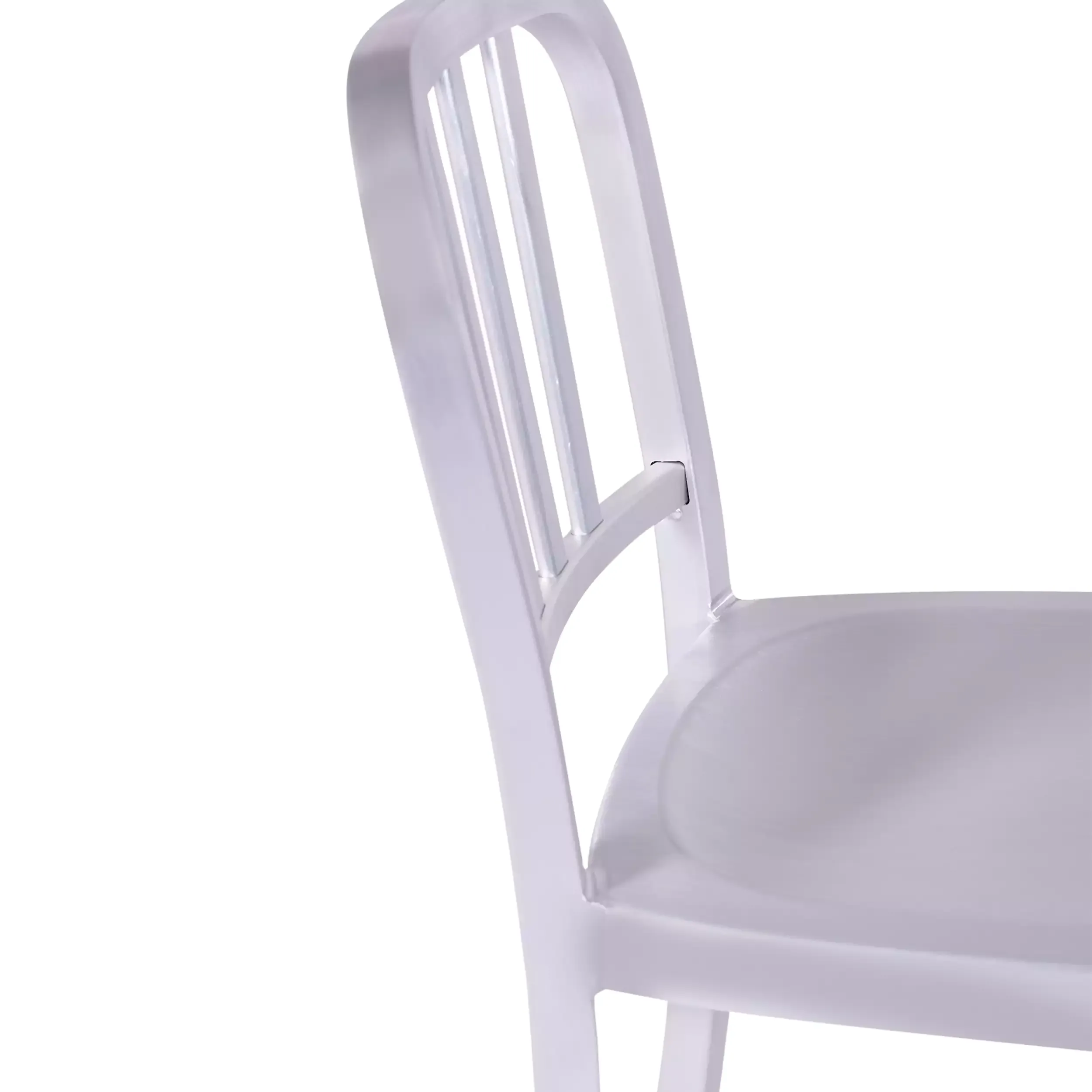 Replika av pall i aluminium - ikonisk industridesign