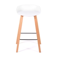 Holen Sie sich den Nordic-Hocker aus Buchenholz – Mueble Design