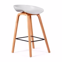 Holen Sie sich den Nordic-Hocker aus Buchenholz – Mueble Design