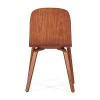 Cadeira de design Nórdica Hut em madeira de nogueira | Estilo escandinavo elegante