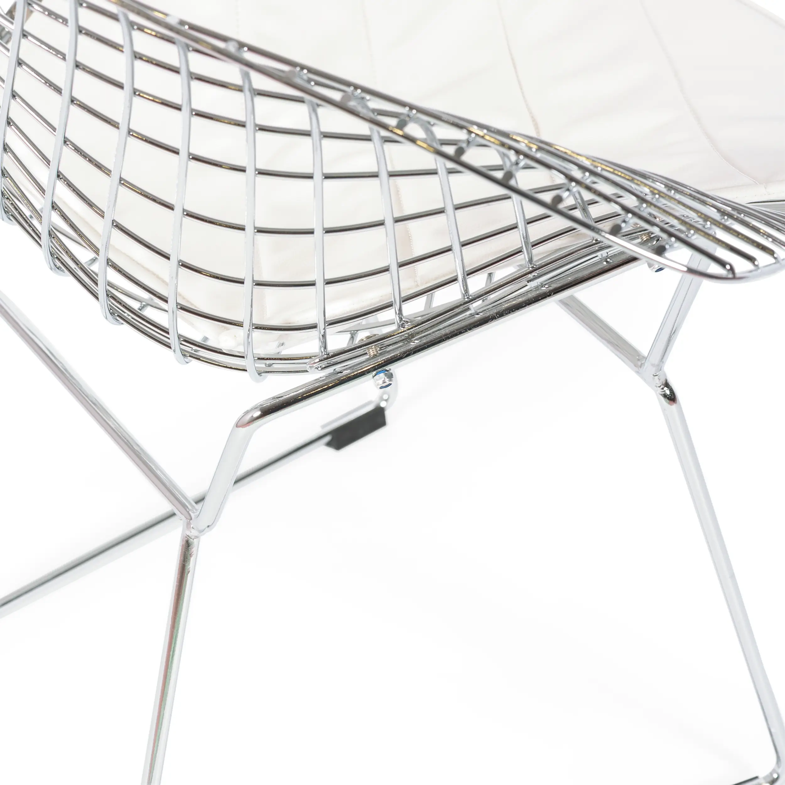 Replica Diamond-tuoli kromattua terästä ja keinonahkainen pehmuste - Bertoia Collection