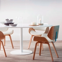 Stol i plywood av lönnträ Nordic med dyna i konstläder | Stil Skandinavien