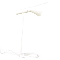 Lampa stołowa Jhon | Stalowy design inspirowany Arne Jacobsenem