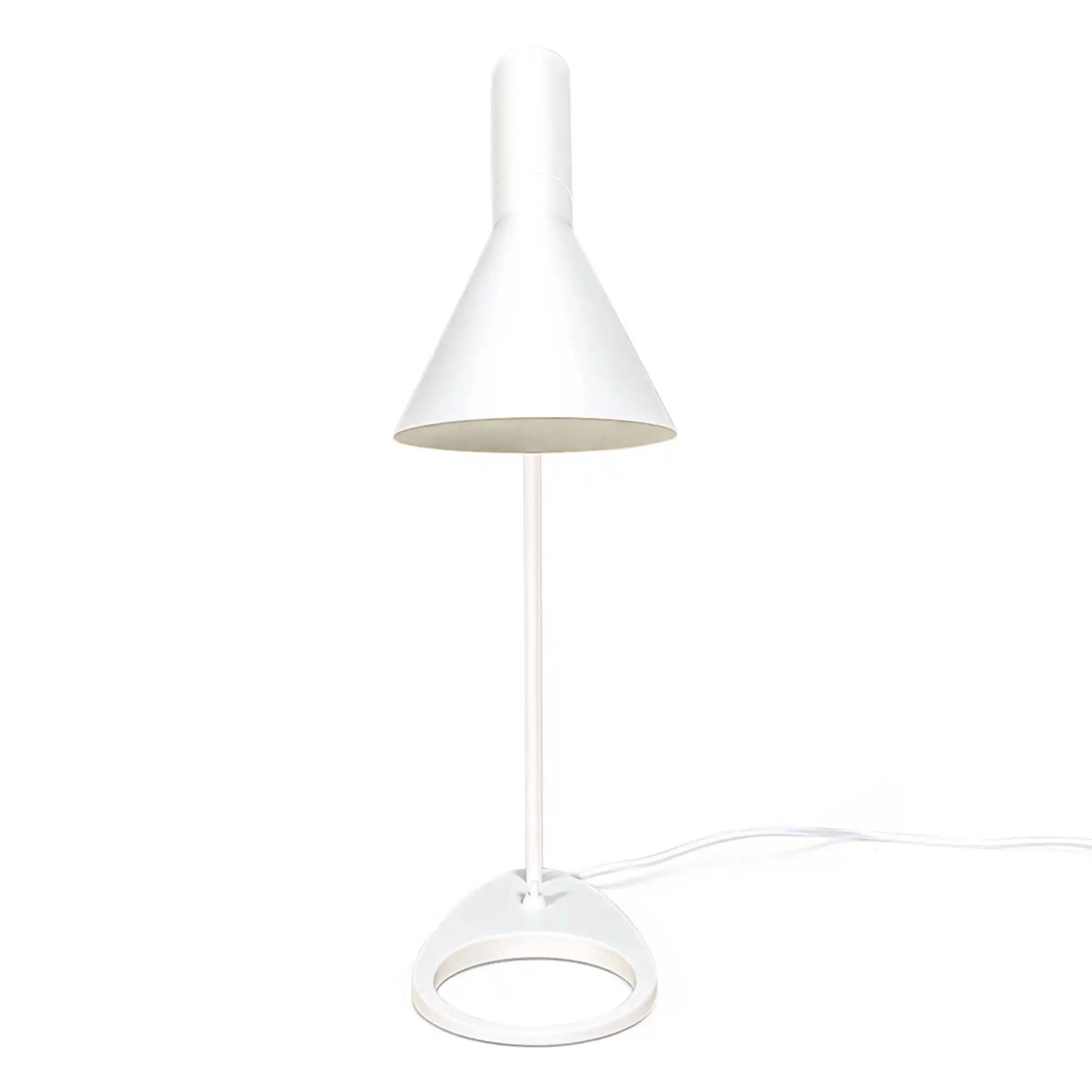 Jhon pöytävalaisin | Arne Jacobsenin inspiroima muotoilu teräksestä