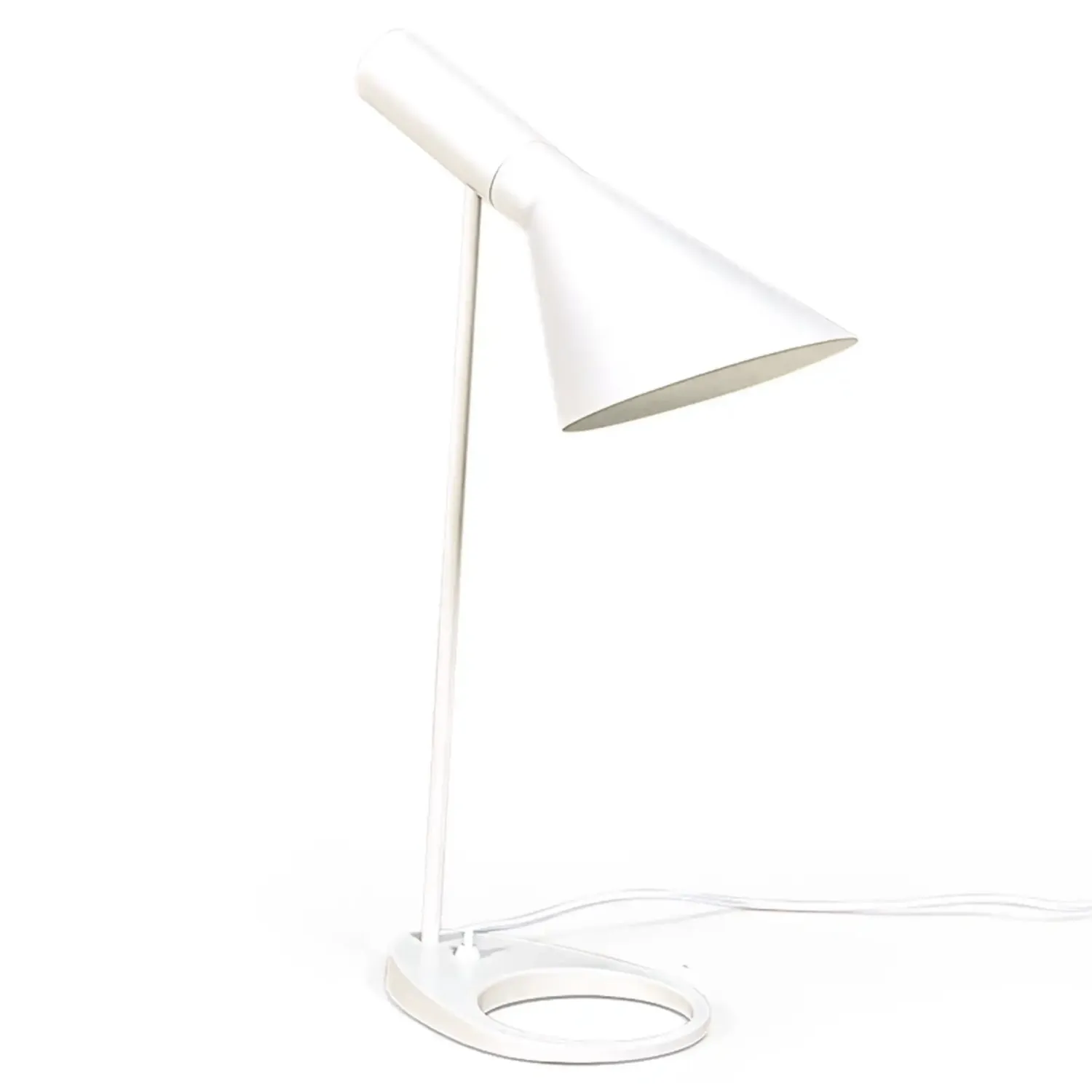 Jhon Tischleuchte | Arne Jacobsen inspiriertes Design aus Stahl