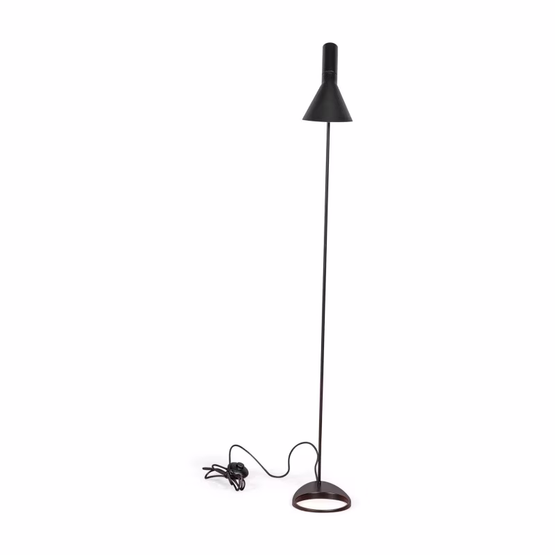 Lampada da terra Jhon | Design ispirato ad Arne Jacobsen in acciaio