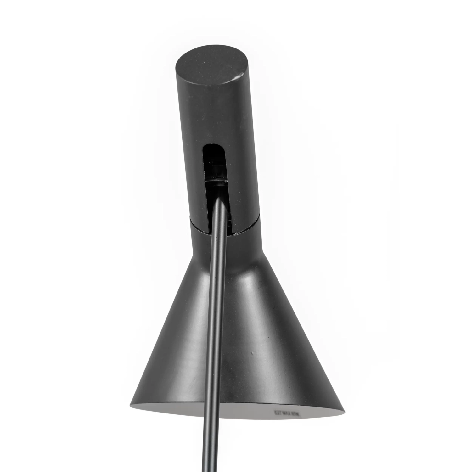 Lámpara de pie Jhon | Diseño inspirado en Arne Jacobsen en acero