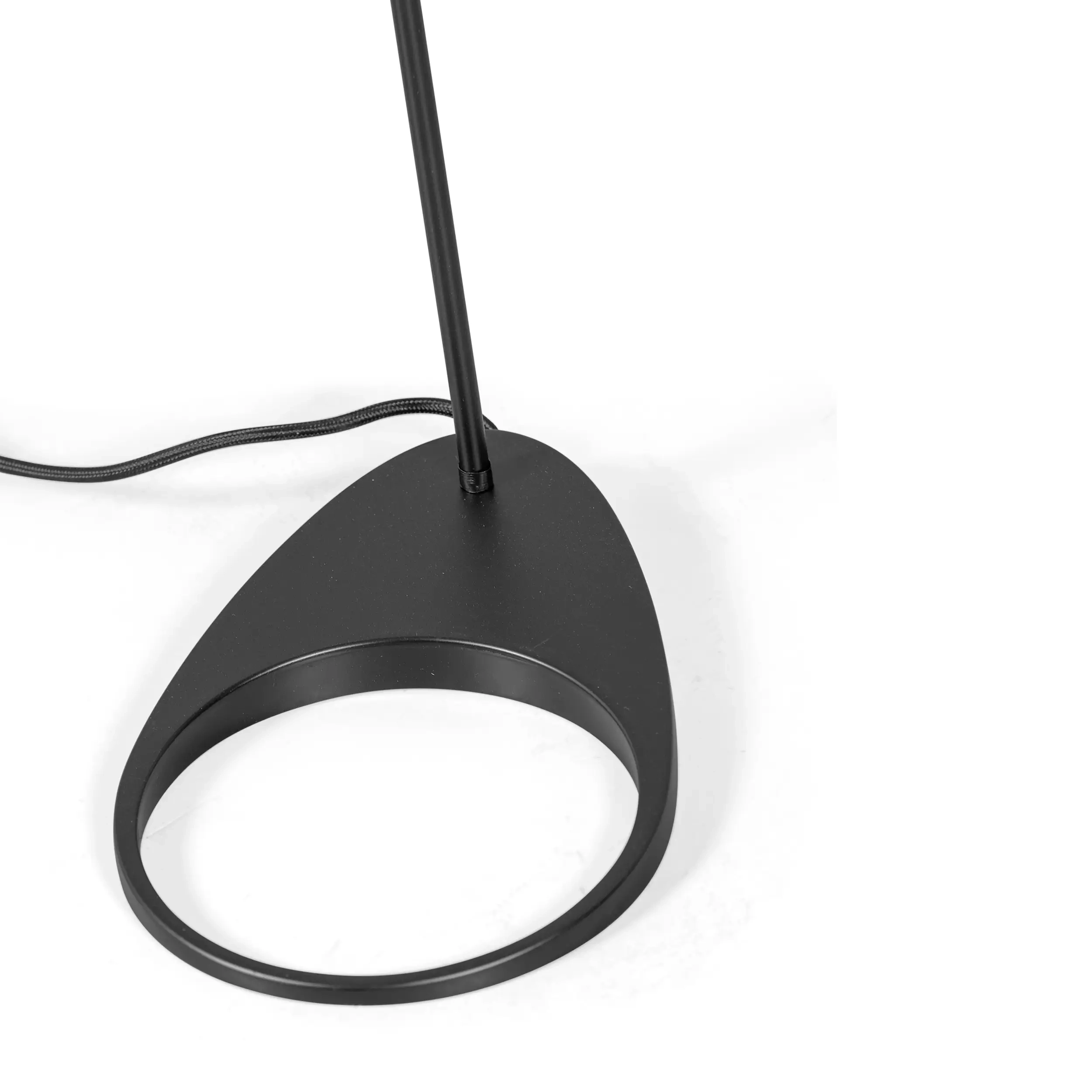 Jhon vloerlamp | Arne Jacobsen geïnspireerd ontwerp in staal