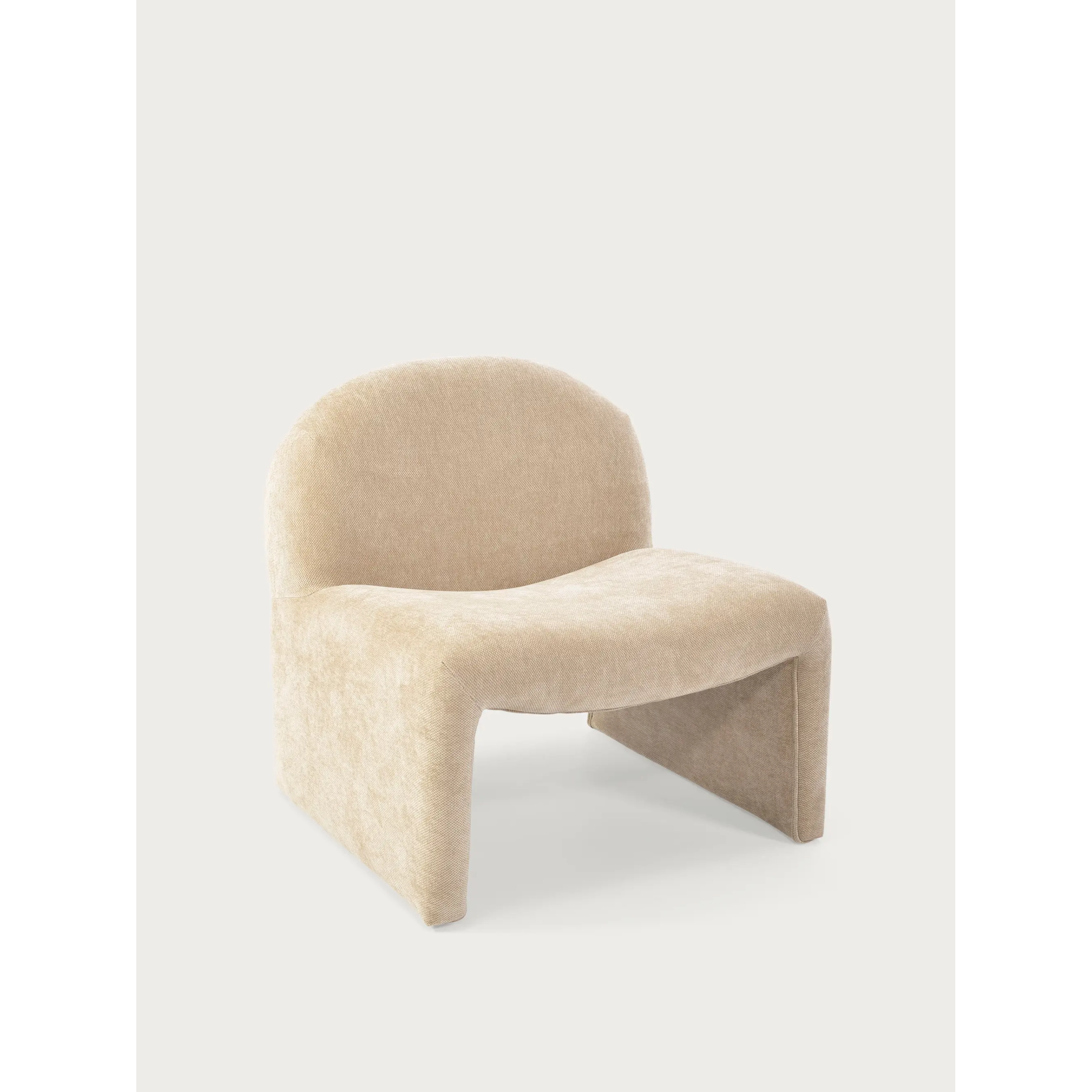 Gestoffeerde design fauteuil Basel, minimalistische en comfortabele stijl