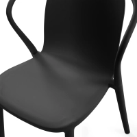 Silla apilable con reposabrazos para interior y exterior - Pierre