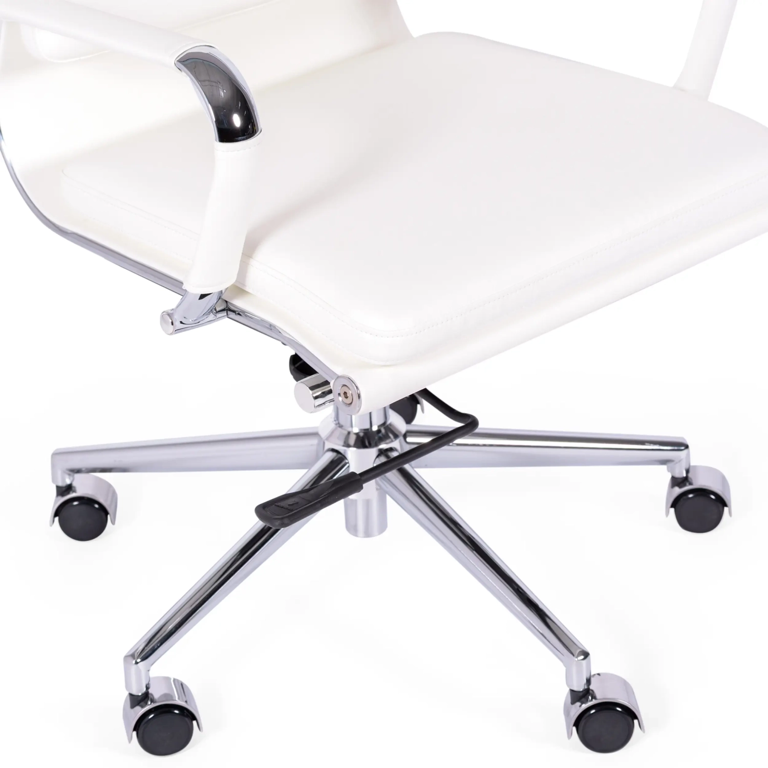 Sedia da ufficio in pelle italiana Task con schienale alto e design elegante