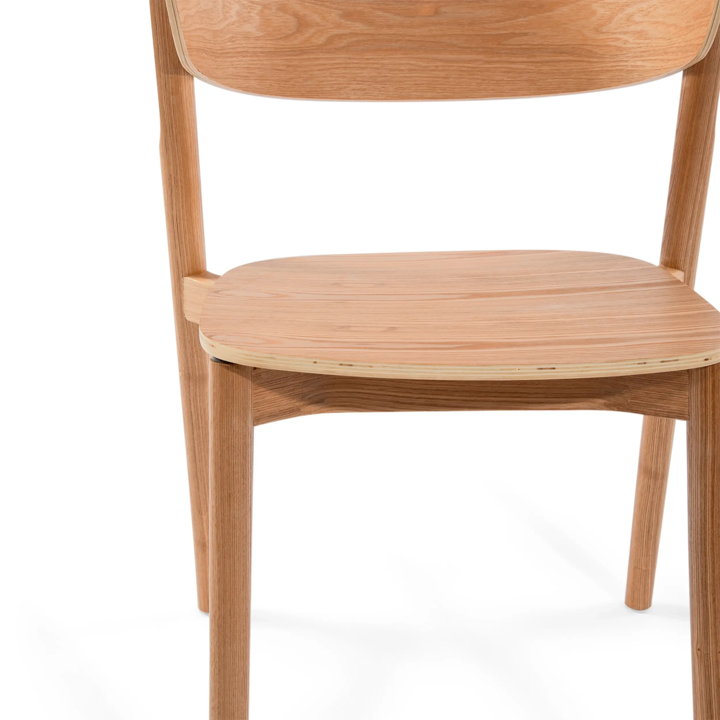 Matstol i naturask Notorius | Elegant design skandinavien