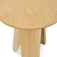 Stolik pomocniczy Pluto z drewna jesionowego w stylu skandynawskim, 50 cm | Okrągły stolik drewniany