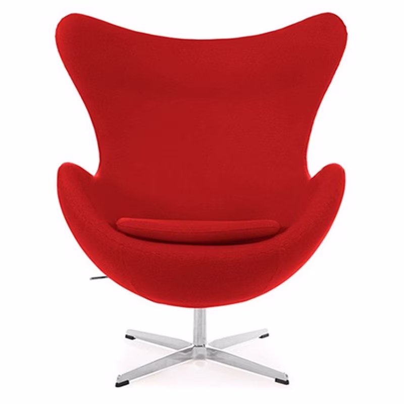 Replika židle na vejce s podnožkou od designéra Arne Jacobsen