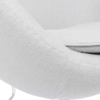 Replika fotela Egg z kaszmiru autorstwa projektanta Arne Jacobsen