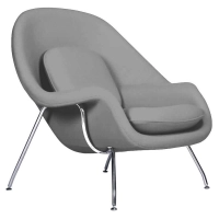 Réplica da cadeira Womb pelo designer Eero Saarinen