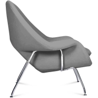 Replica della Womb Chair del designer Eero Saarinen