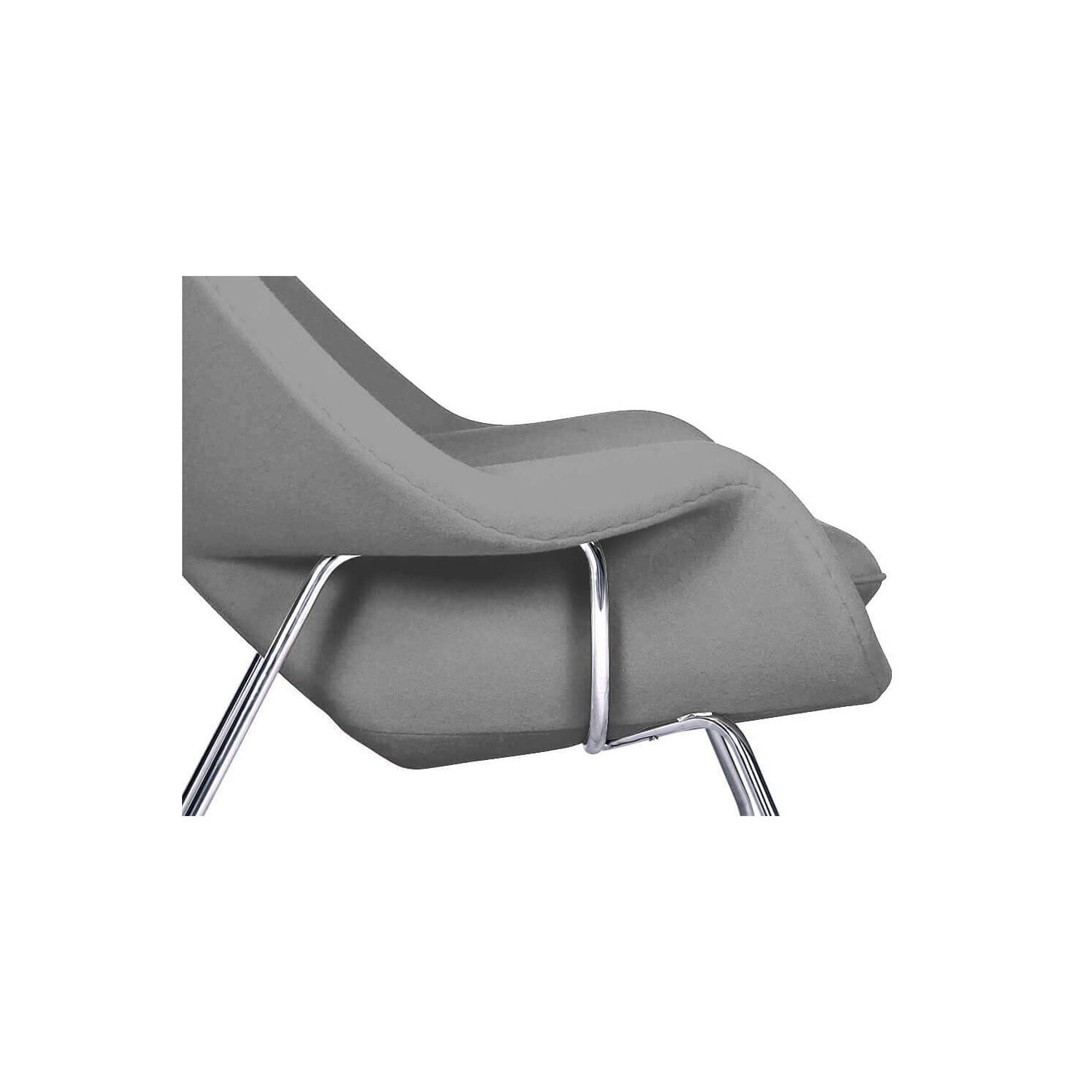Replica della Womb Chair del designer Eero Saarinen