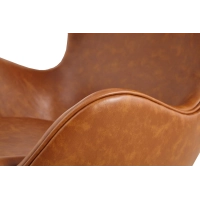 Replica Egg Chair em couro vintage envelhecido