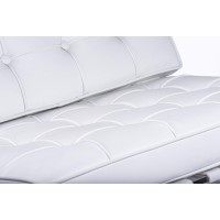 Ensiluokkainen Barcelona -tuolin kopio italialaisesta nahasta