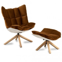 Replica della poltrona di design Husk con poggiapiedi della magnifica designer Patricia Urquiola