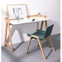 Mesa pop com pernas de carvalho maciço