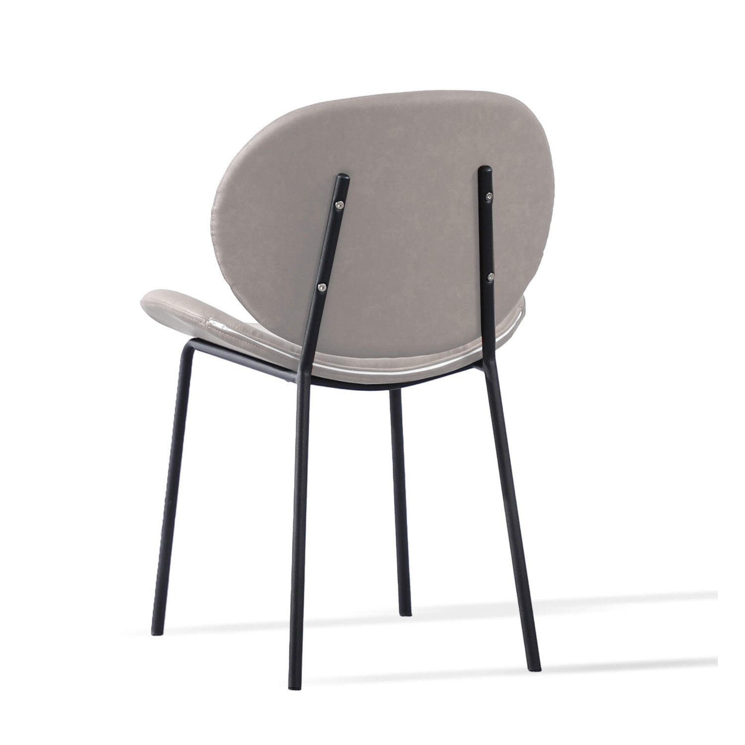 Chaise rembourrée en similicuir