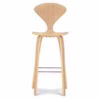 Cherner Hocker im nordischen Stil
