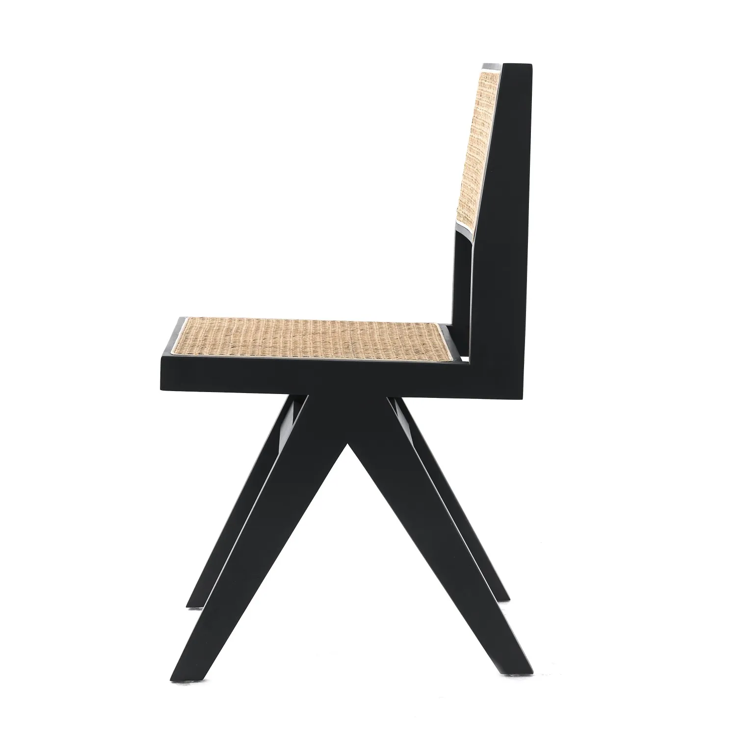 Nachbildung des Chandigarh-Stuhls des Designers Pierre Jeanneret 