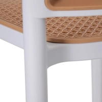 Buitenstoel van synthetisch rotan