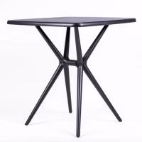 Moises tuinstoel en tafel