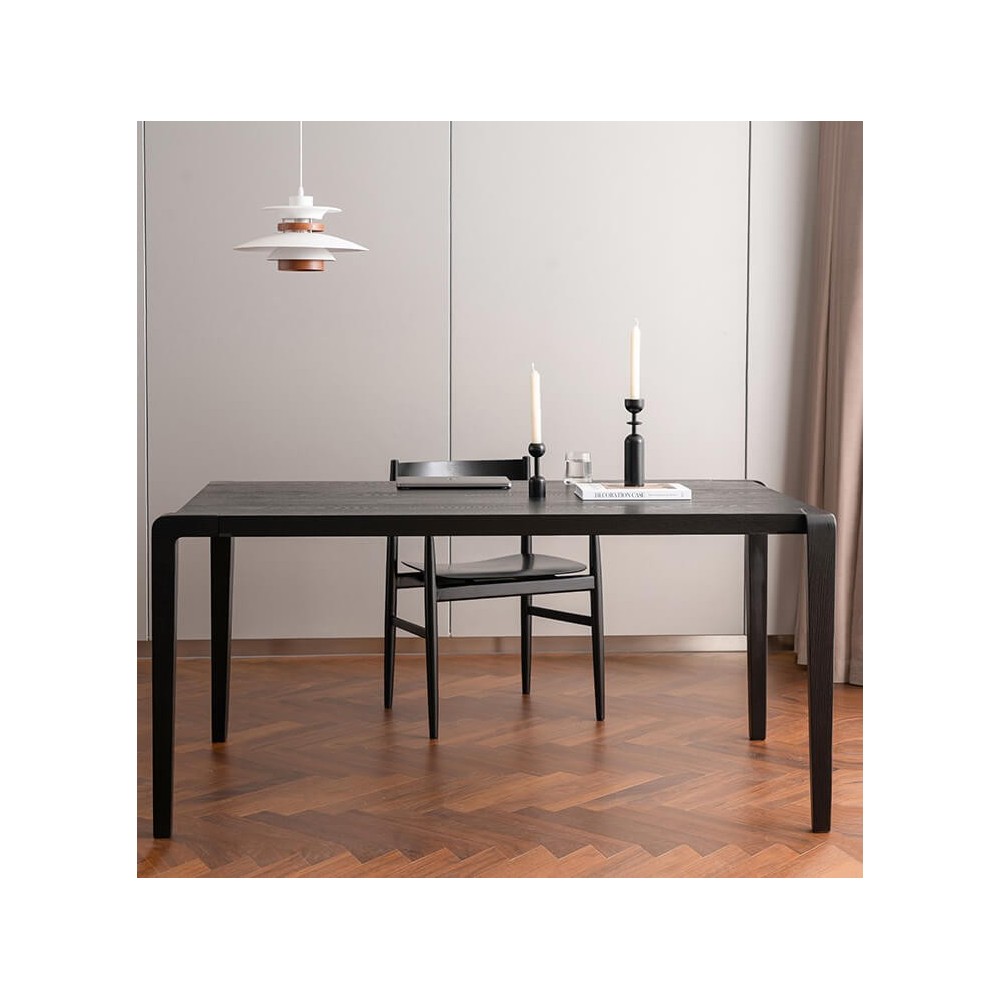 Inmod rektangulärt matbord i trä