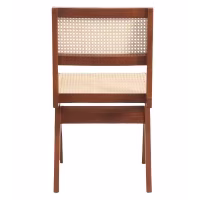 Nachbildung des Chandigarh-Stuhls des Designers Pierre Jeanneret 