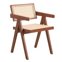 Replica della sedia Chandigarh con braccioli del designer Pierre Jeanneret 